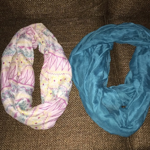NWOT Set of 3 Scarves -2‎ Infinity Scarves & an American Flag Scarf